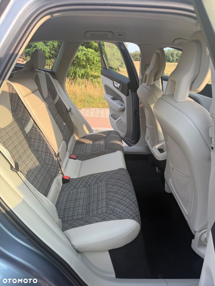 Volvo XC 60 D4 AWD Geartronic Momentum - 10