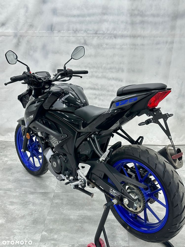 Suzuki GSX - 7