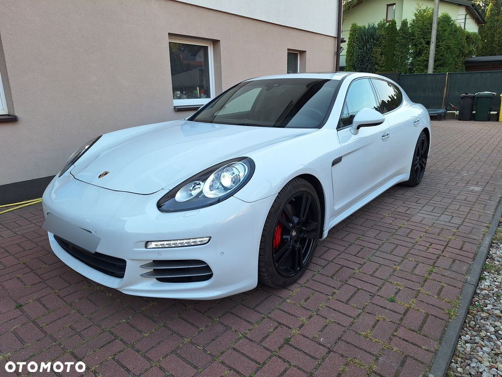 Porsche Panamera 4S - 1