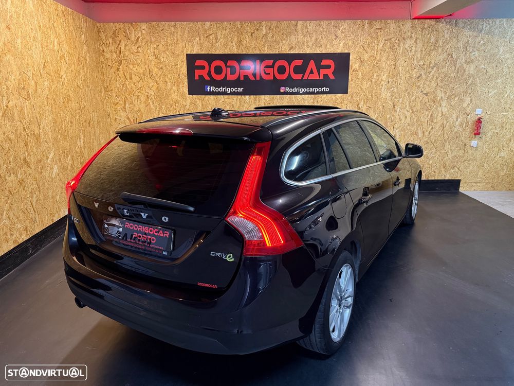 Volvo V60 1.6 D2 Drive Momentum Start/Stop - 3