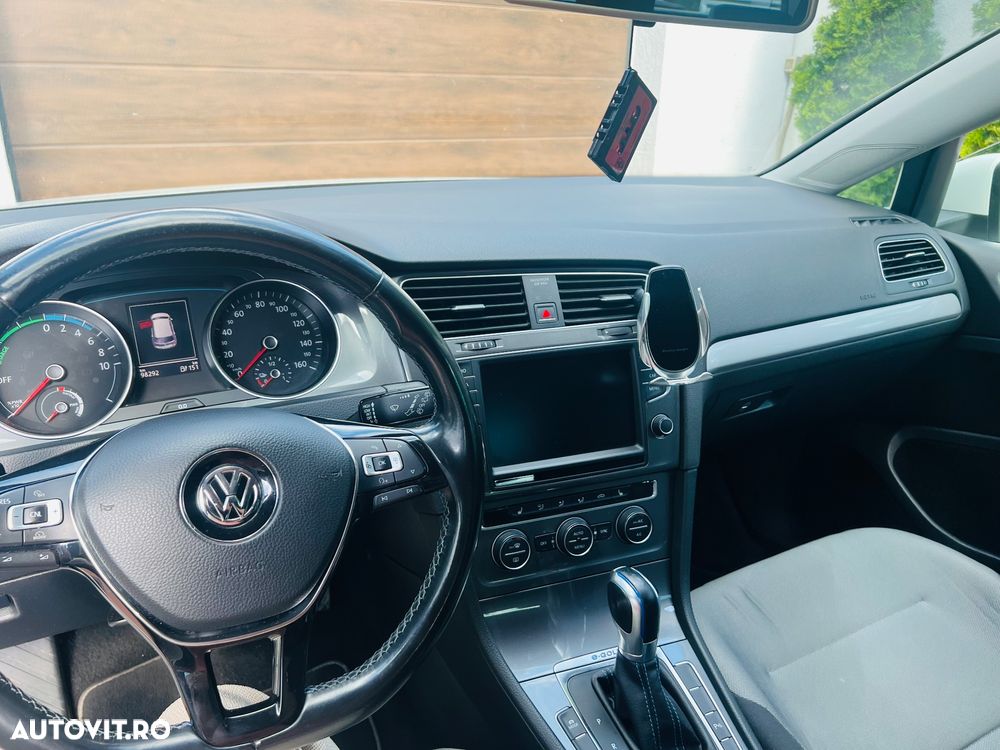 Volkswagen e-Golf - 6