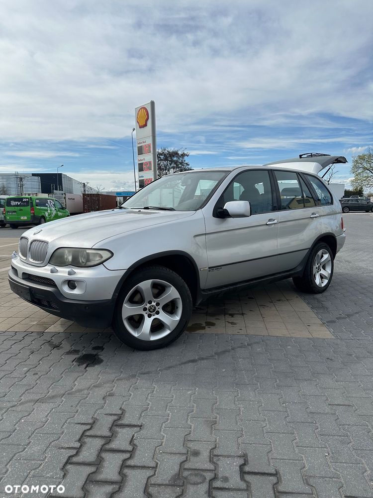 BMW X5 4.4i - 6