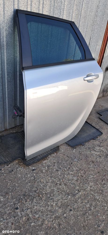 Opel Astra J drzwi tylne lewe kompletne w oryginale kolor Z176 - 2