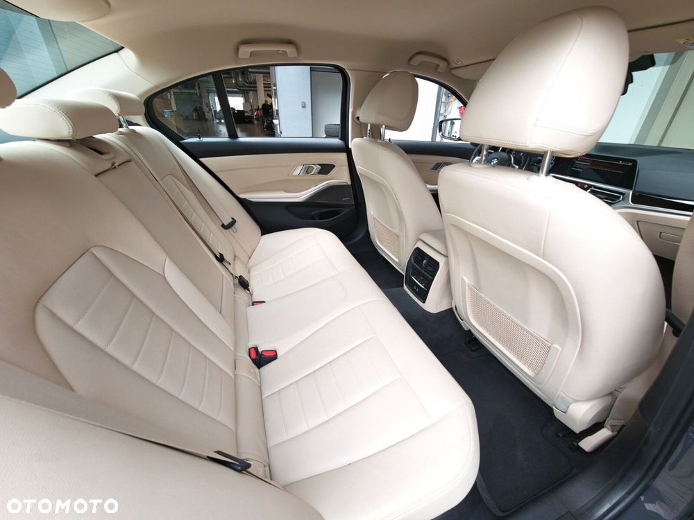 BMW Seria 3 - 13