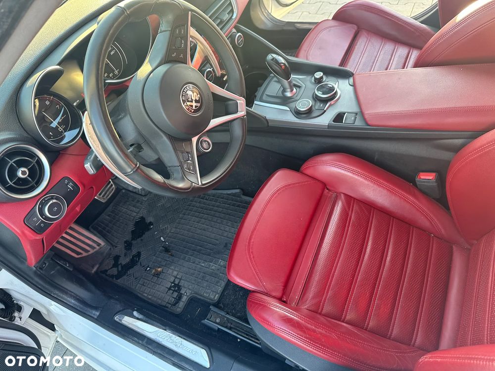 Alfa Romeo Giulia 2.0 Turbo Veloce - 17