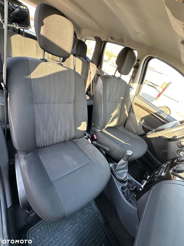 Dacia Duster 1.6 16V 4x2 - 8