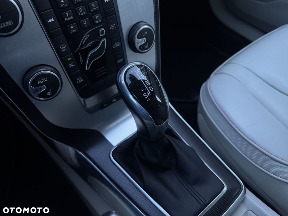 Volvo V40 2015