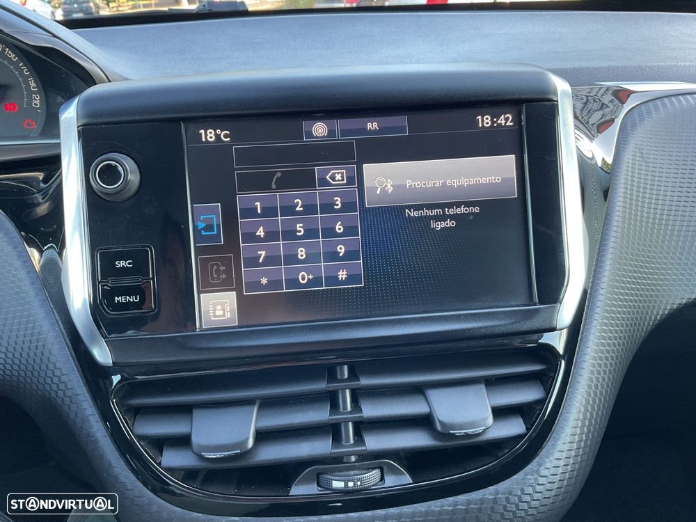 Peugeot 208 1.2 PureTech Style - 31