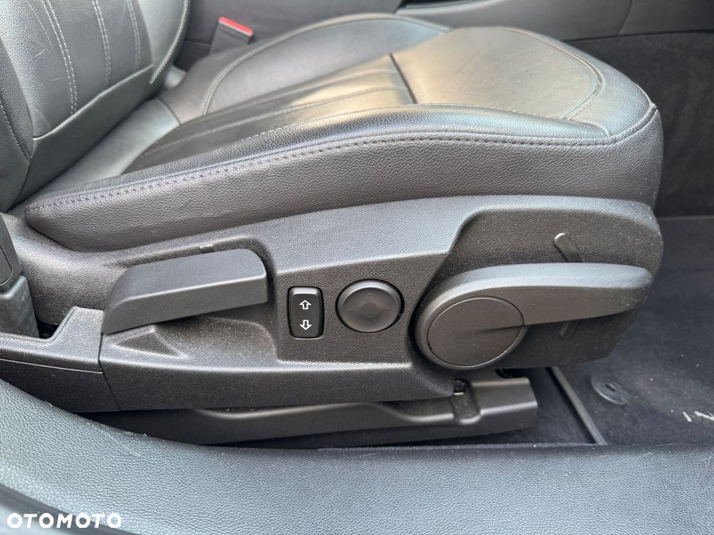 Opel Insignia 2.0 Turbo Sports Tourer 4x4 Automatik Cosmo - 18