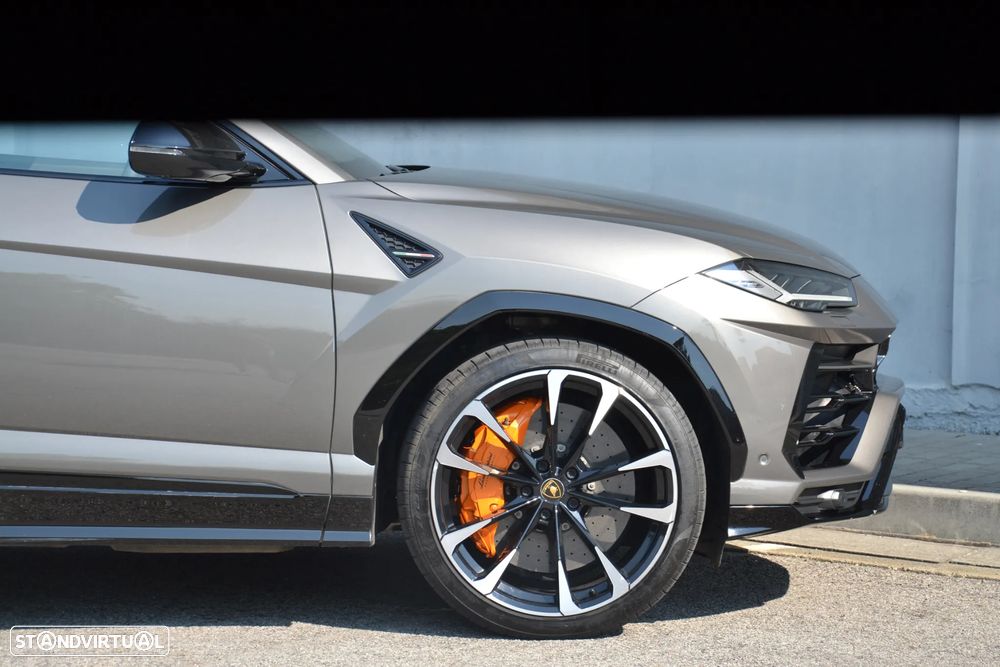 Lamborghini Urus - 13