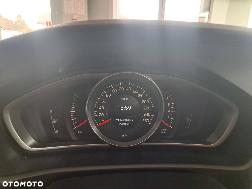 Volvo V40 T4 Kinetic - 14