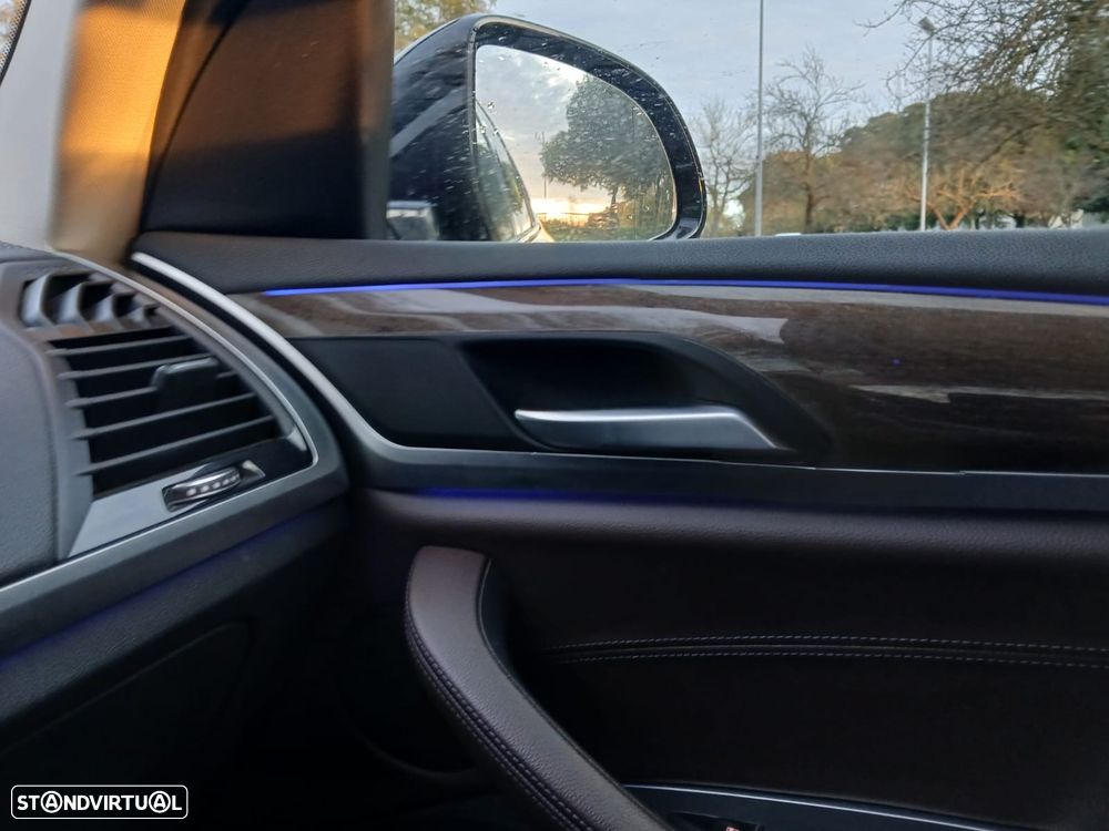 BMW X3 20 d xDrive Line Luxury - 28