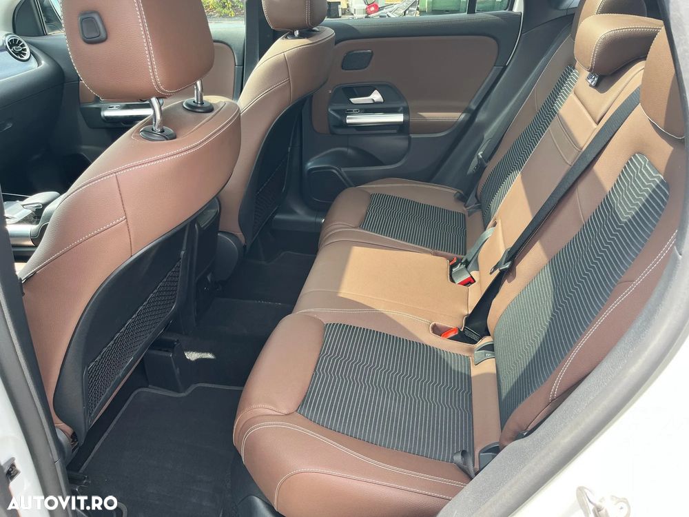 Mercedes-Benz GLA - 11
