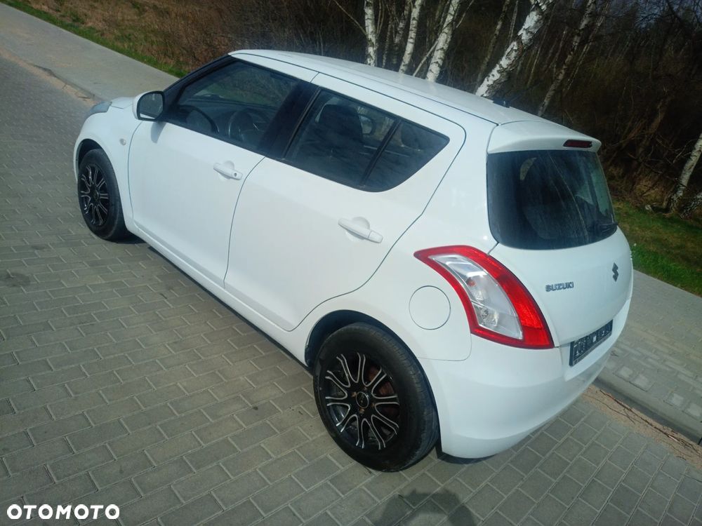 Suzuki Swift - 4