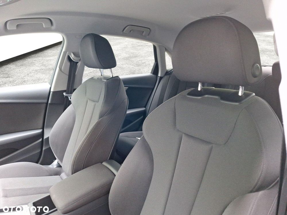 Audi A4 Limousine - 15