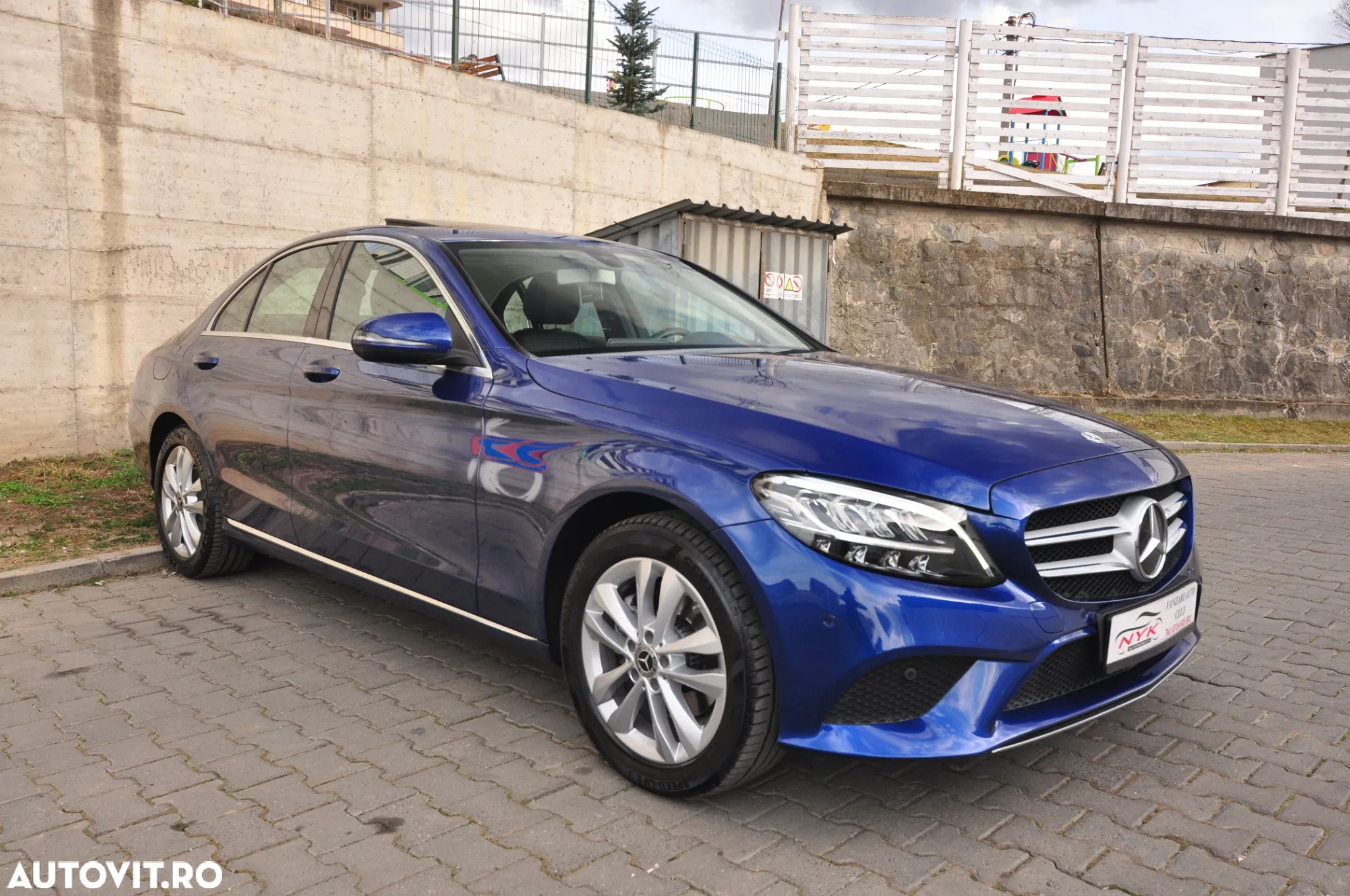 Mercedes-Benz C 220 d 4Matic 9G-TRONIC Avantgarde - 2