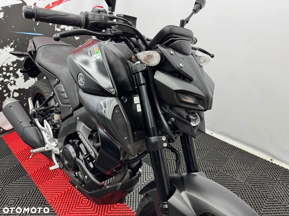 Yamaha MT - 28