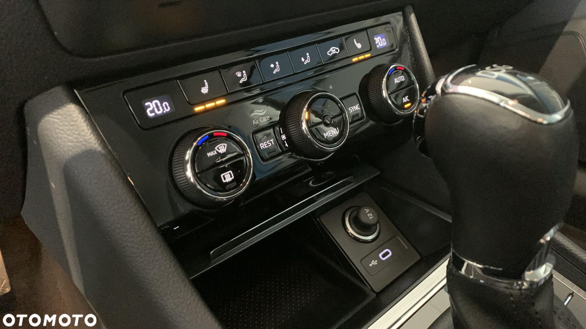 Skoda Superb 1.5 TSI Ambition DSG - 26