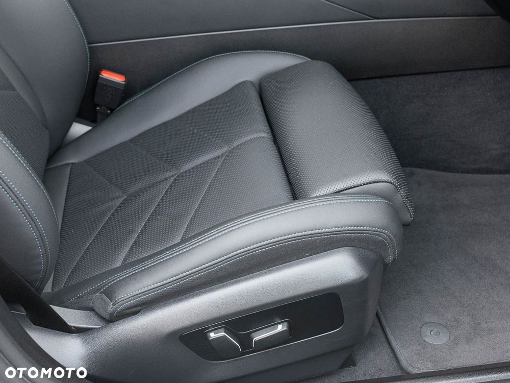 BMW Seria 5 520d mHEV M Sport - 33