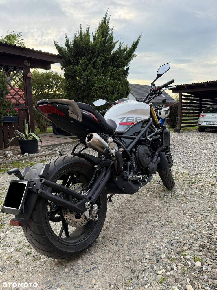 Benelli 752 S - 9