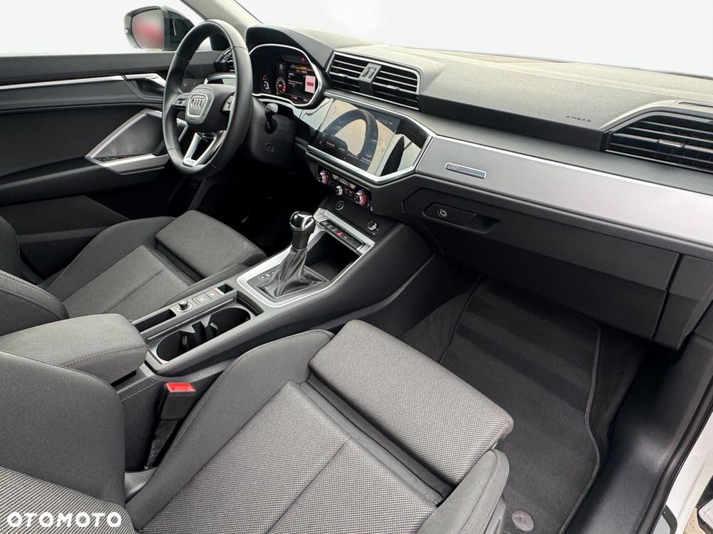 Audi Q3 Sportback - 16