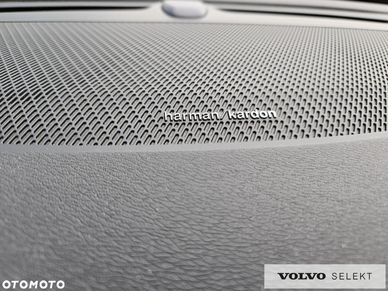 Volvo V90 Cross Country - 21