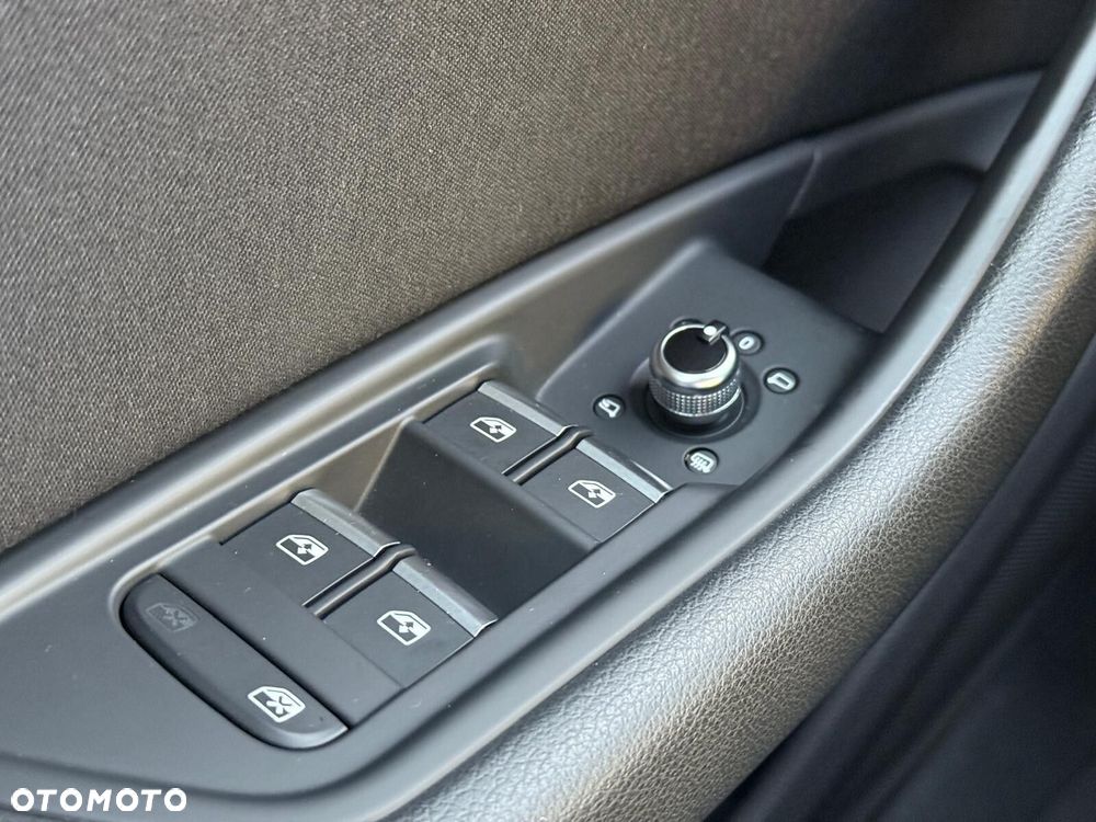 Audi A4 Avant 2.0 TDI S tronic - 28