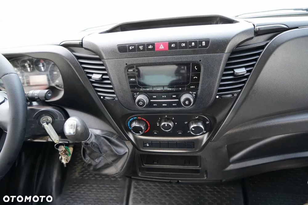 Iveco DAILY 35-150 / WYWROTKA TYLNOZSYPOWA / BLIŹNIAK / MANUAL / - 32