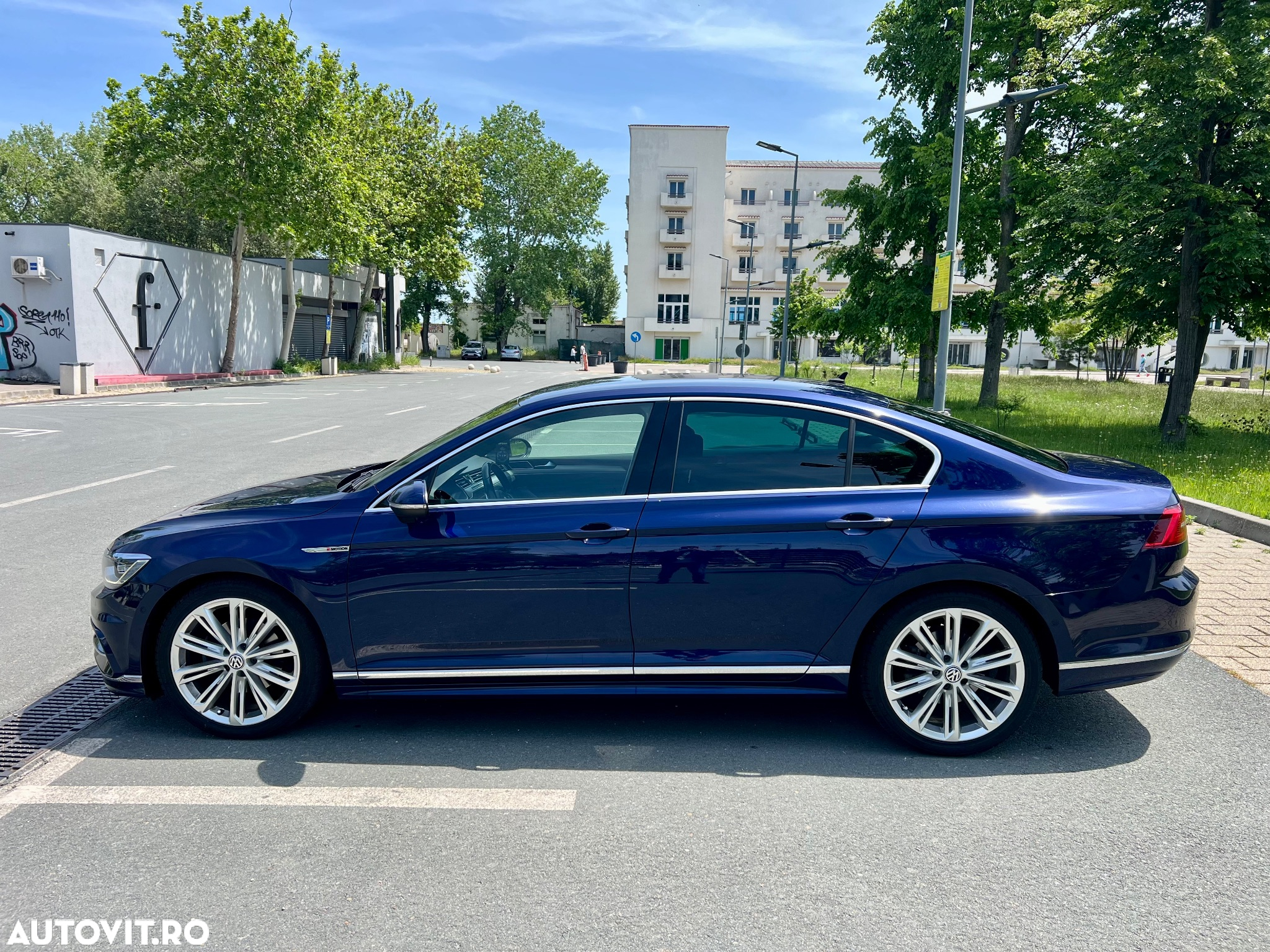 Volkswagen Passat 2.0 TDI DSG 4Motion R Executive - 4