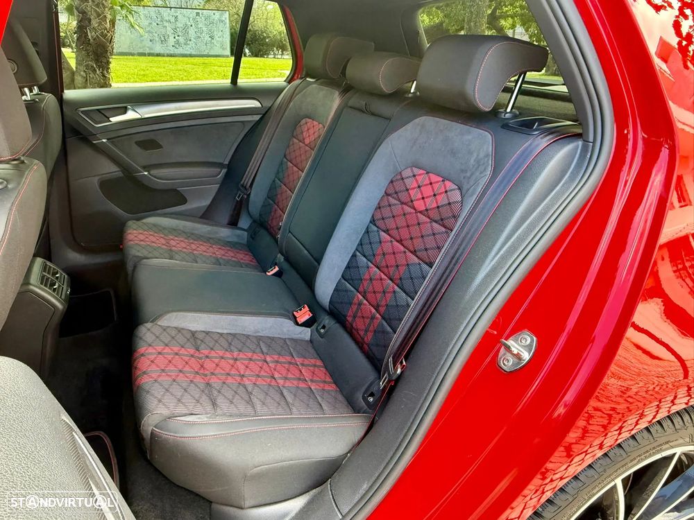 VW Golf GTI TCR 2.0 TSI OPF DSG - 10