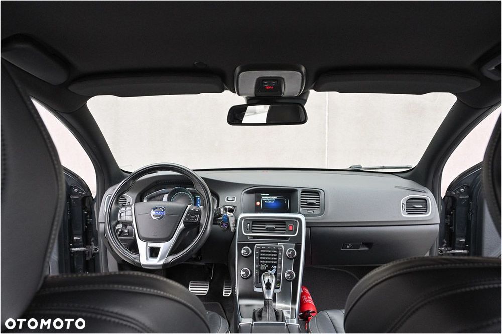 Volvo V60 D4 Geartronic RDesign - 18