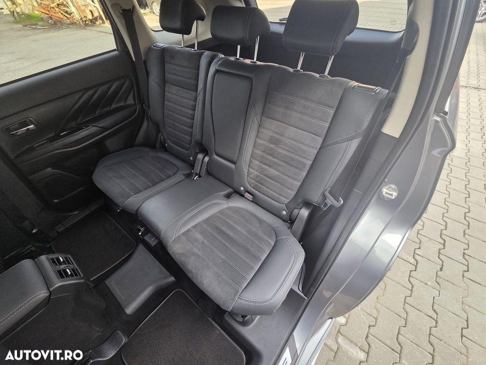 Mitsubishi Outlander - 29