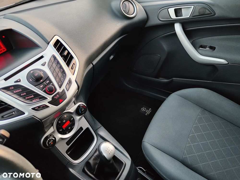 Ford Fiesta 1.25 Champions Edition - 20