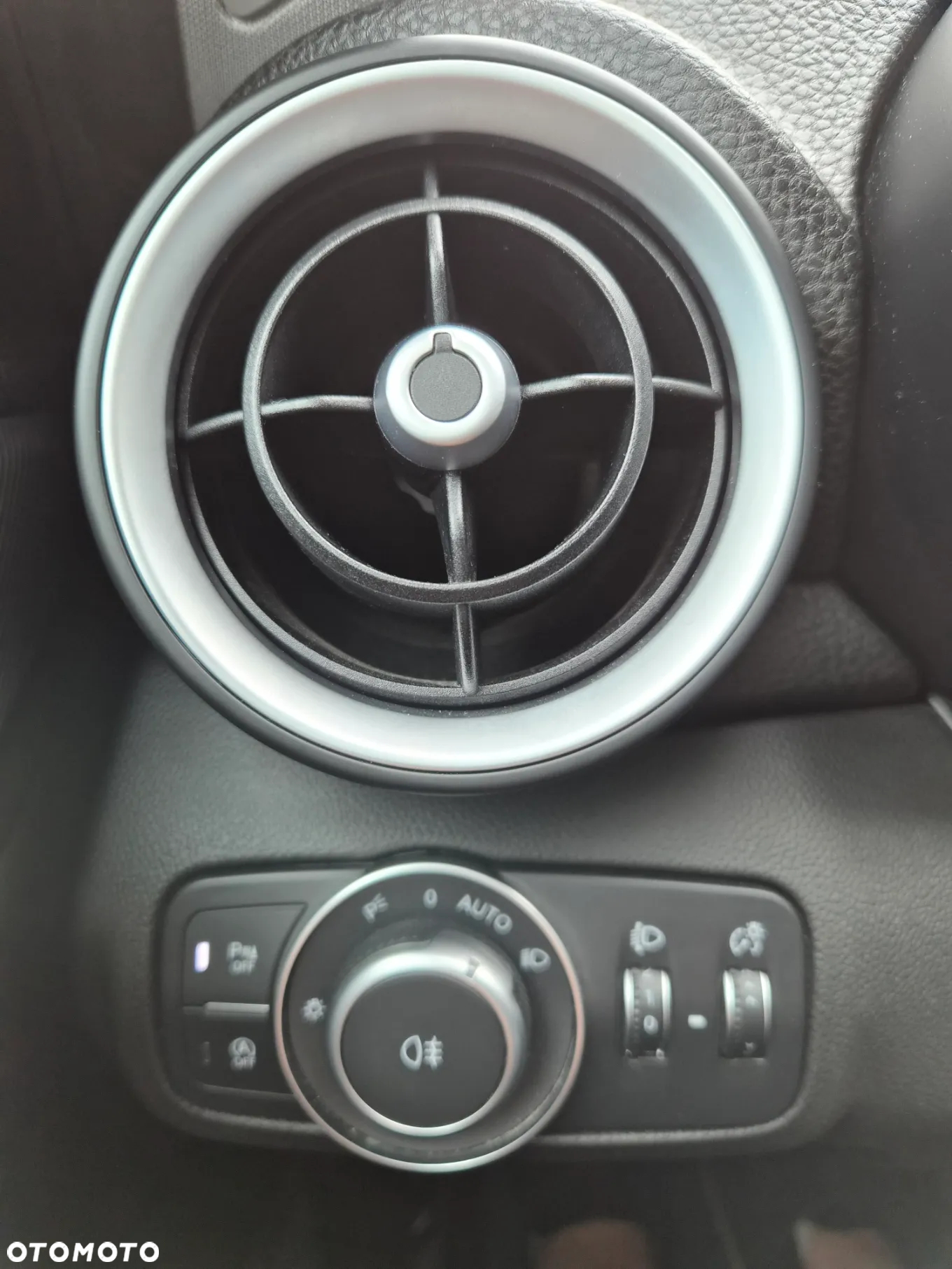 Alfa Romeo Giulia 2.0 Turbo Business - 23