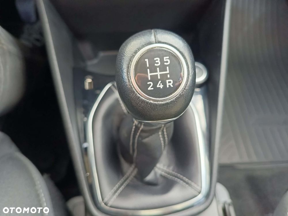 Ford Fiesta 1.1 S&S TITANIUM - 31