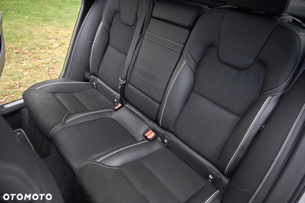 Volvo V90 D4 Geartronic R Design - 33