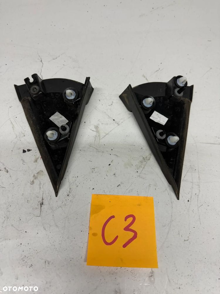 CITROEN C3 III TRÓJKĄT BŁOTNIKA PRAWY ZAŚLEPKA 9813323780 - 2