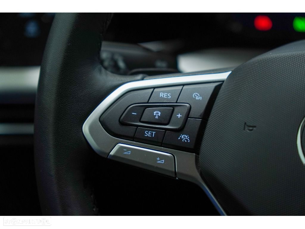VW Golf Variant 2.0 TDi Life DSG - 24