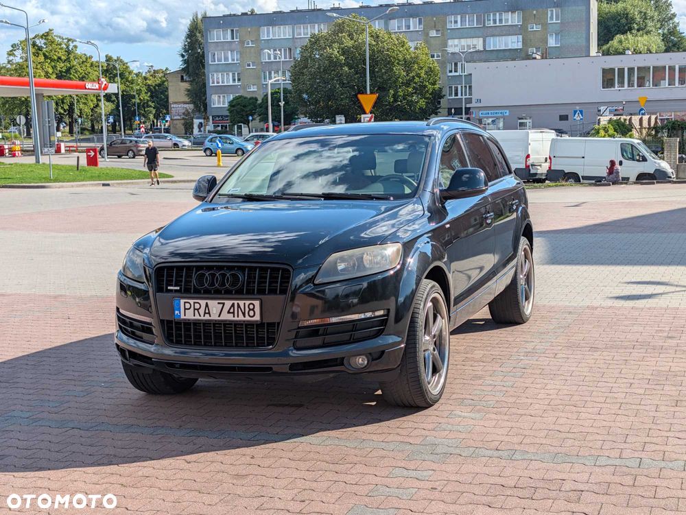 Audi Q7 - 1