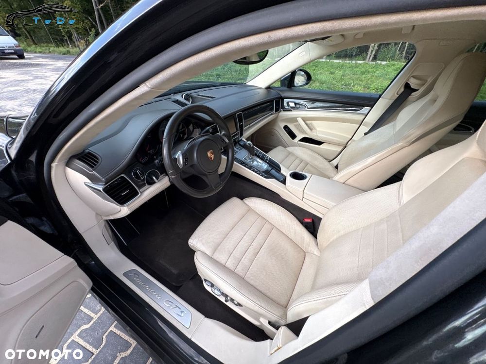Porsche Panamera - 25