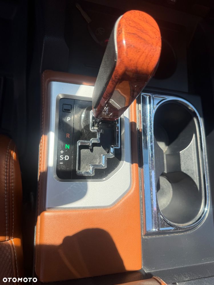 Toyota Tundra - 24