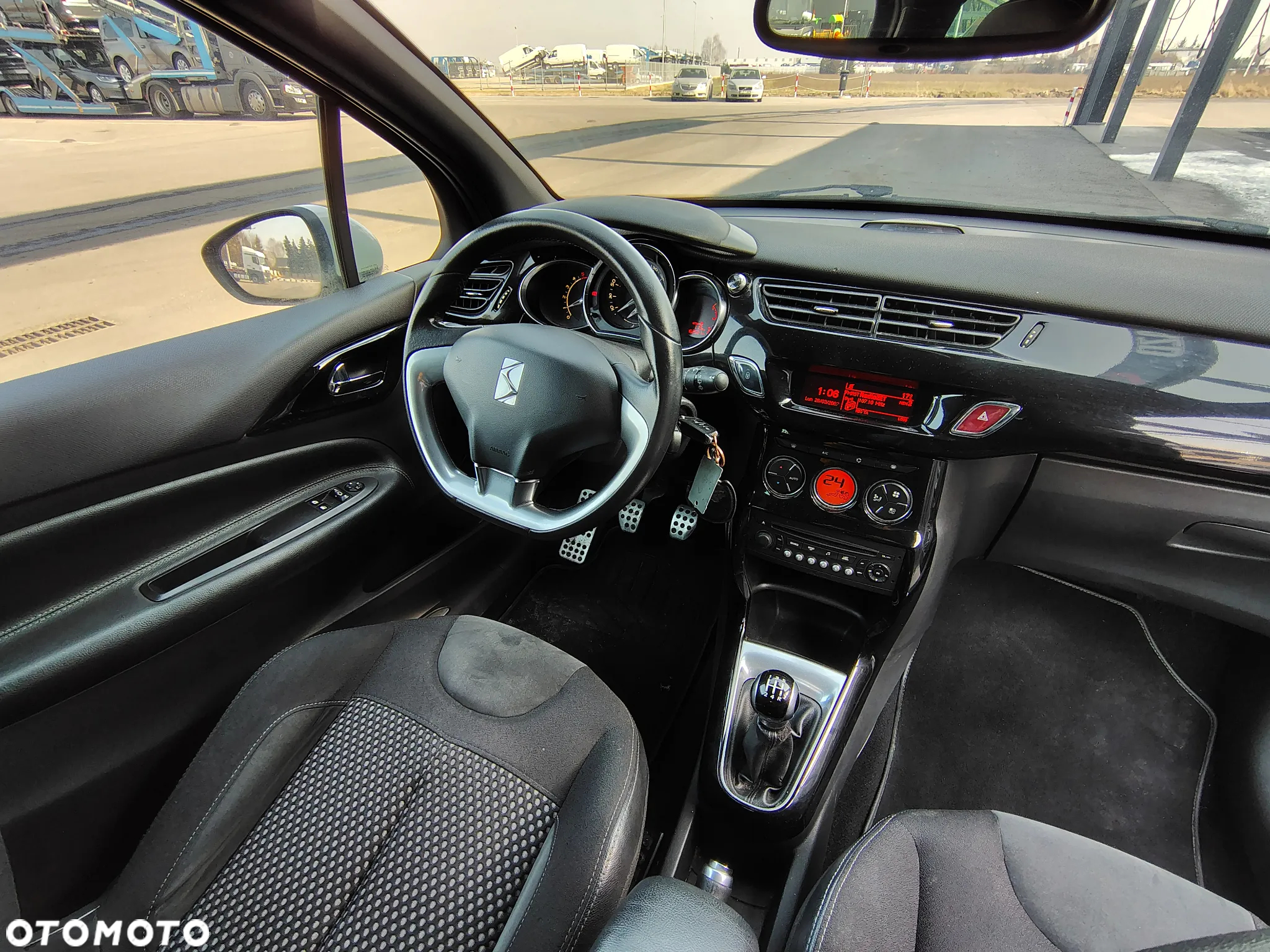 Citroën DS3 HDi 90 FAP SoChic - 9