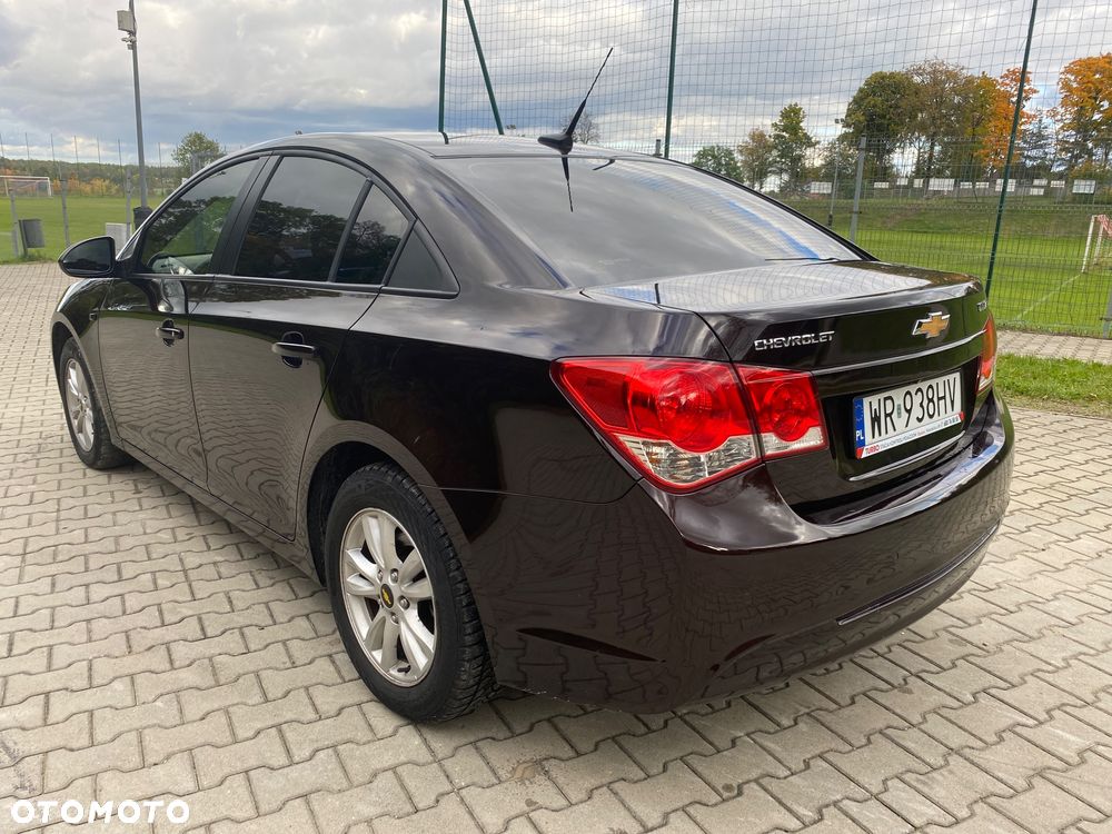 Chevrolet Cruze 1.7 LT - 11