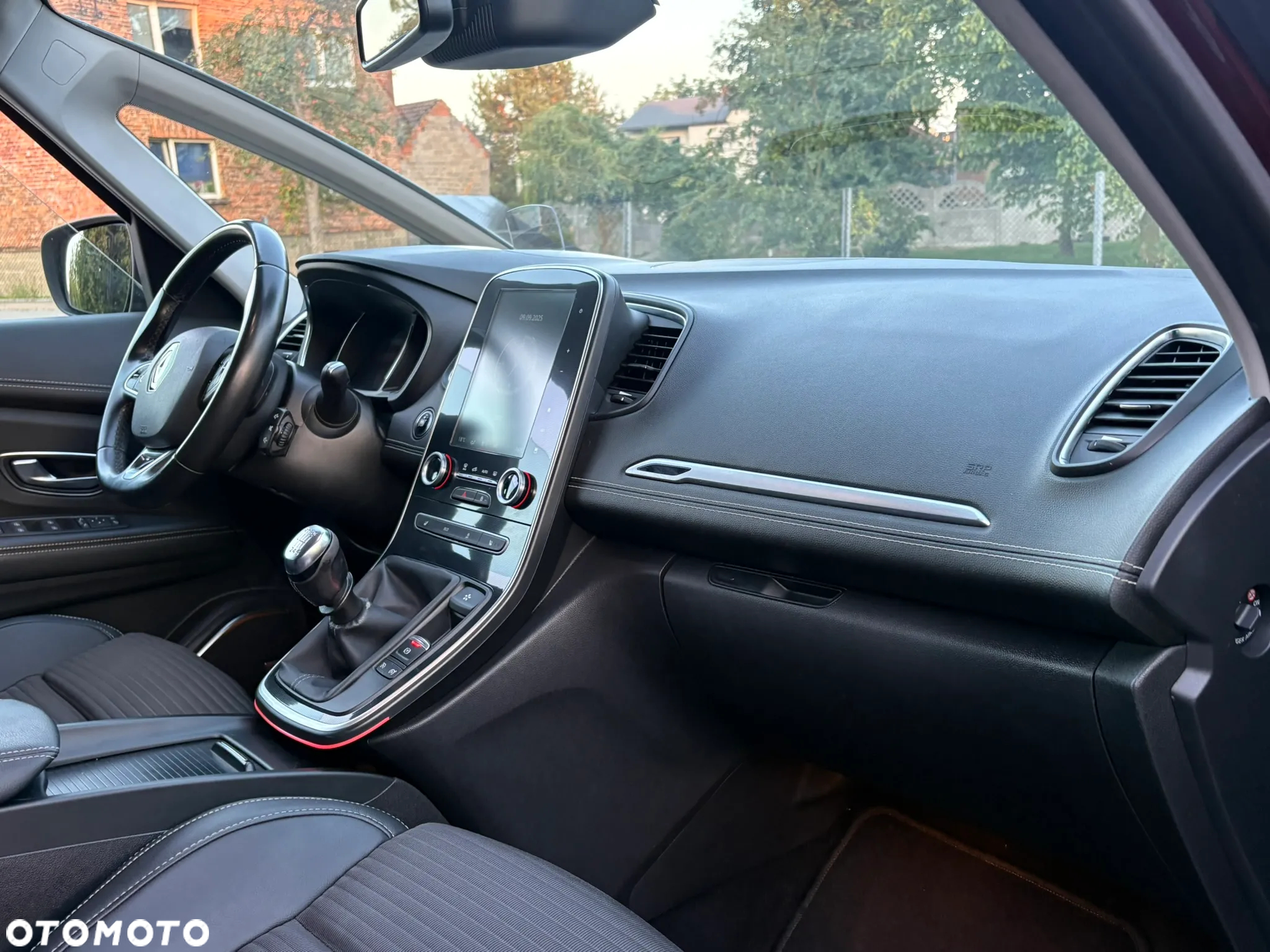 Renault Grand Scenic ENERGY TCe 115 S&S Bose Edition - 13