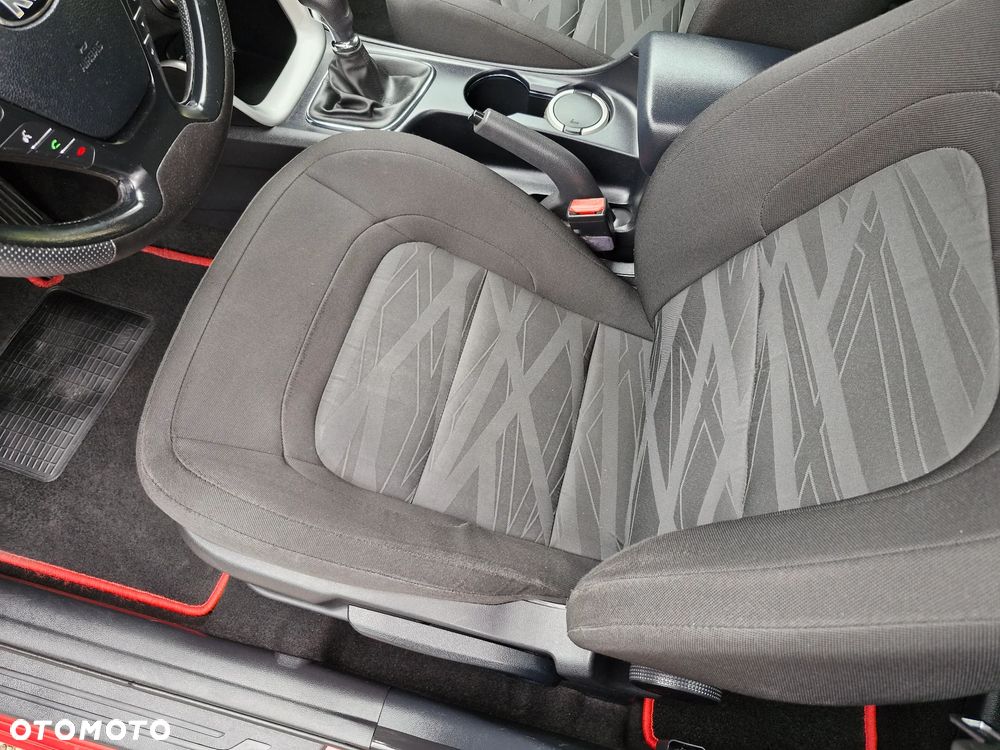 Kia Ceed 1.4 CVVT SW Dream-Team Edition - 17