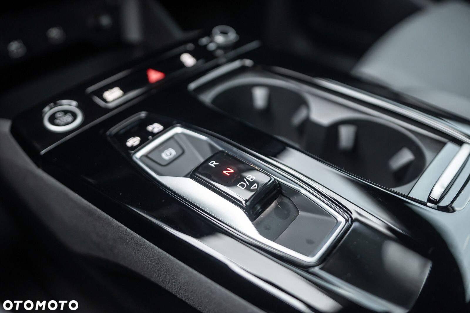 Audi Q6 e-tron - 17