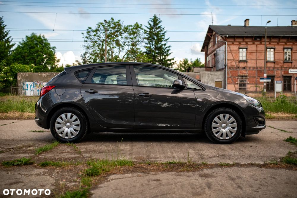 Opel Astra 1.6 - 8