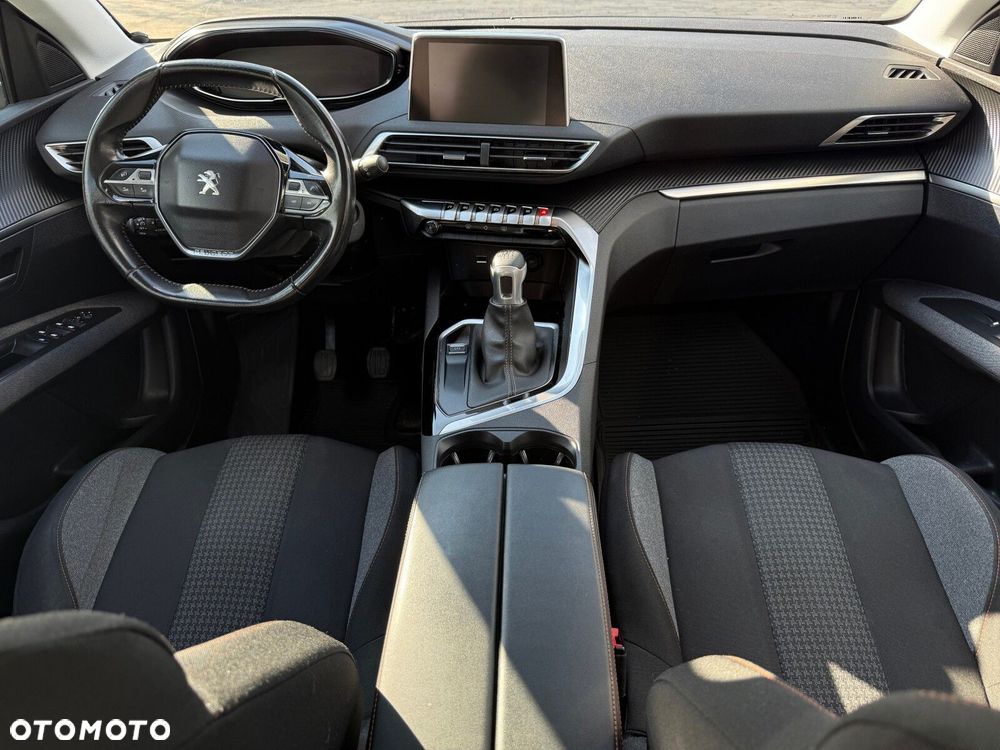 Peugeot 3008 - 17