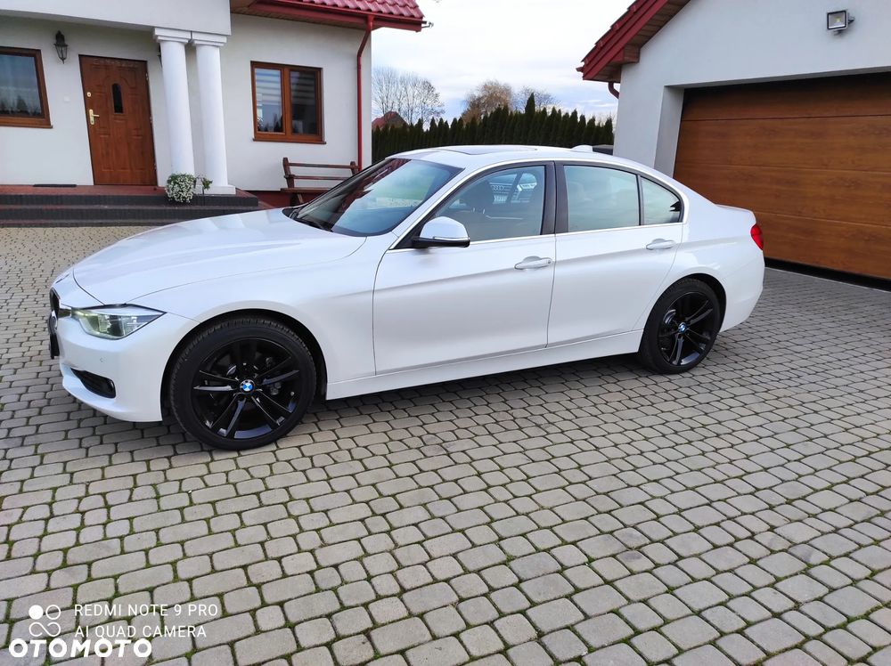 BMW Seria 3 330i Sport Line - 2