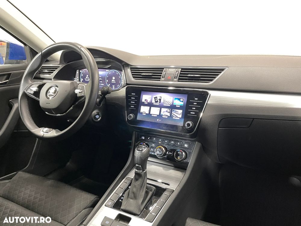 Skoda Superb 2.0 TDI DSG Ambition - 9